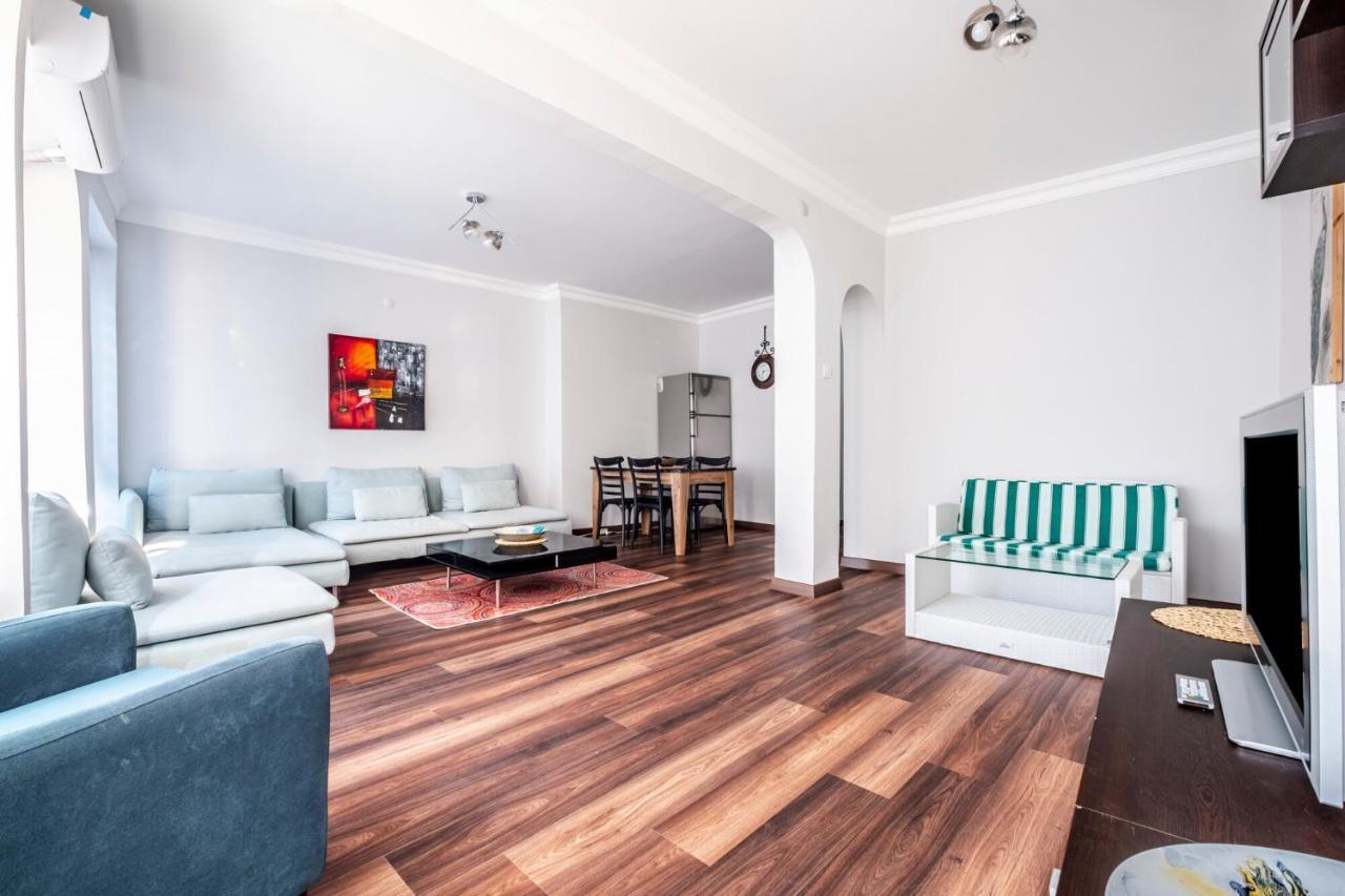 Sleek Flat 50 M To Bull Statue In Kadikoy Apartment Istanbul Luaran gambar