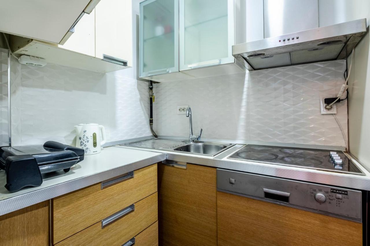 Sleek Flat 50 M To Bull Statue In Kadikoy Apartment Istanbul Luaran gambar