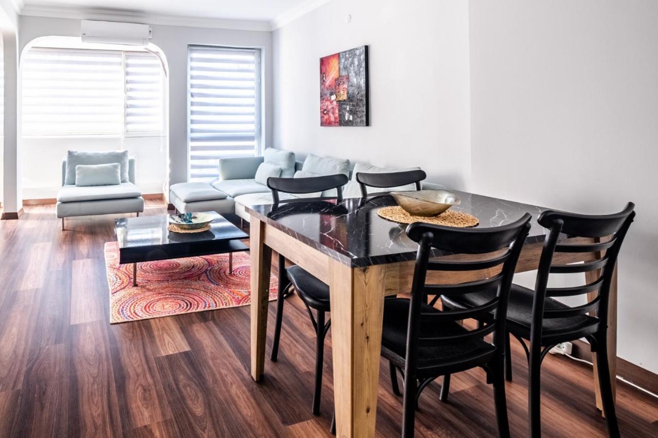 Sleek Flat 50 M To Bull Statue In Kadikoy Apartment Istanbul Luaran gambar