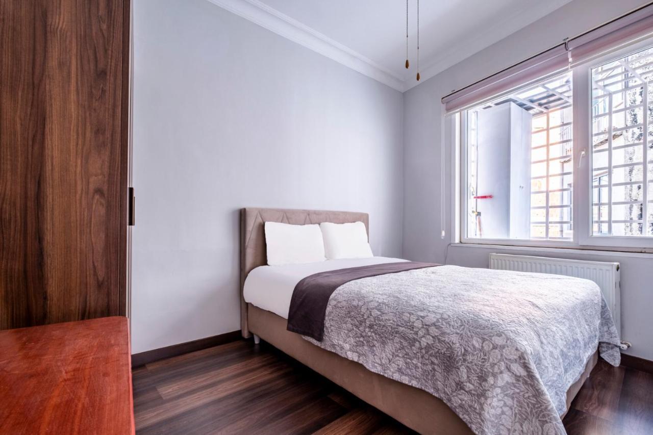 Sleek Flat 50 M To Bull Statue In Kadikoy Apartment Istanbul Luaran gambar